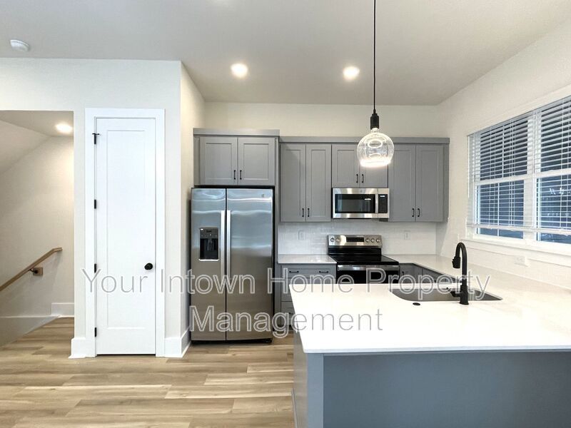 Beltine Beauty - Brand-New End Unit Townhome property image