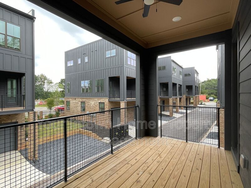 Beltine Beauty - Brand-New End Unit Townhome property image