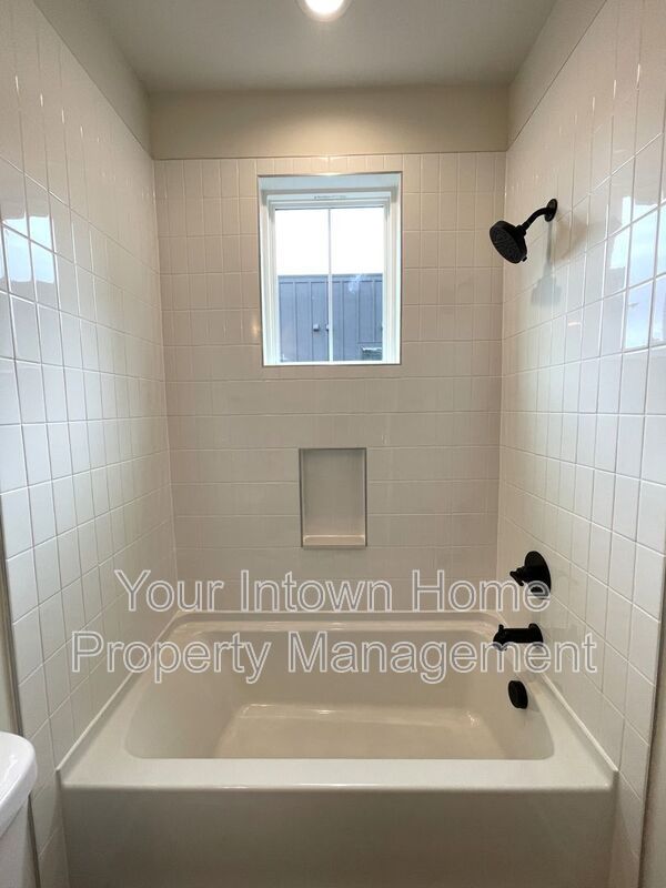 Beltine Beauty - Brand-New End Unit Townhome property image