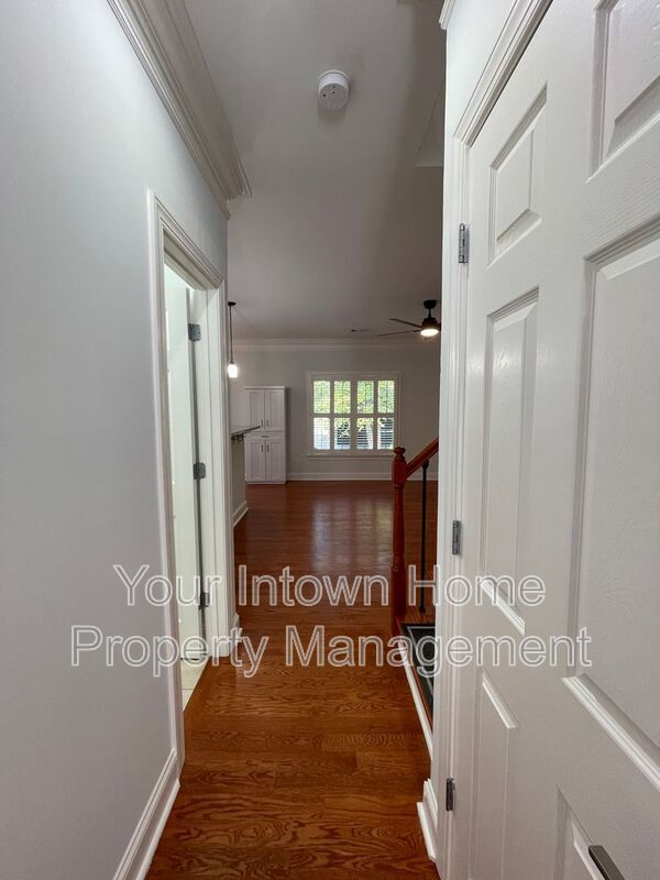 Modern End-Unit Townhome in Old Fourth Ward – Steps to Beltline & Krog Street Market property image