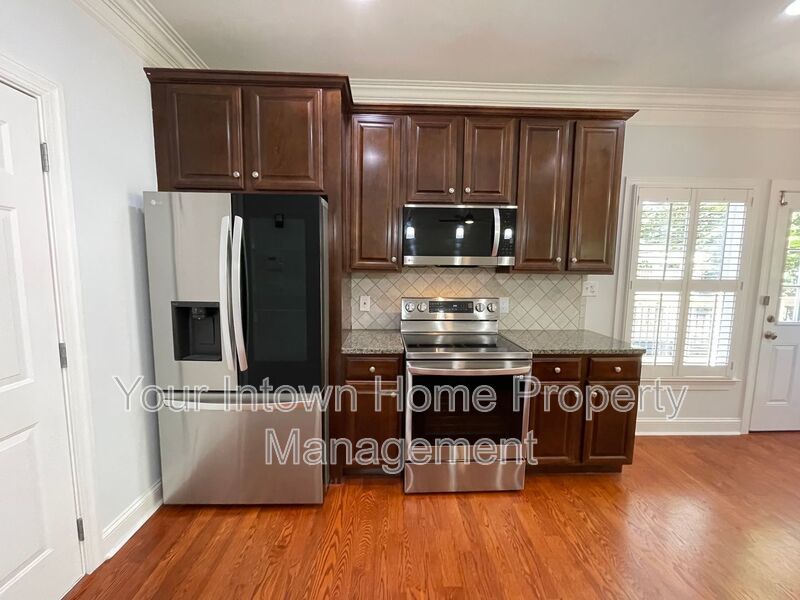 Modern End-Unit Townhome in Old Fourth Ward – Steps to Beltline & Krog Street Market property image