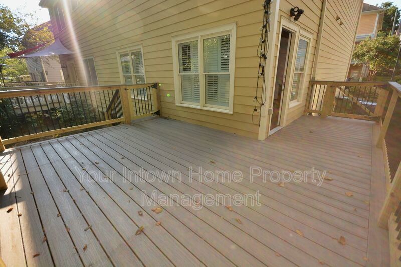 Modern End-Unit Townhome in Old Fourth Ward – Steps to Beltline & Krog Street Market property image