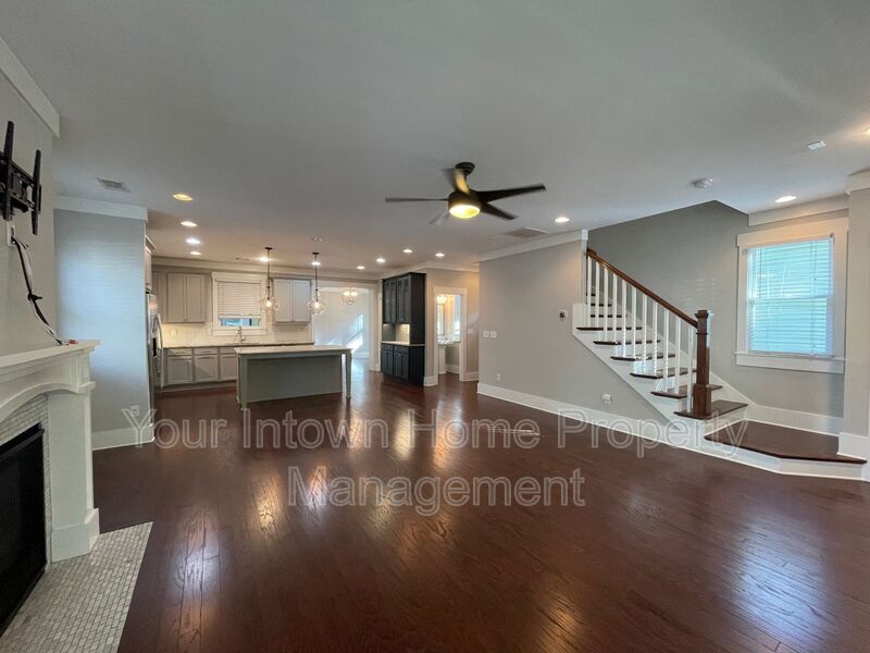 Beautiful Craftsman Style Home with Screen Porch - Close to Everything! property image