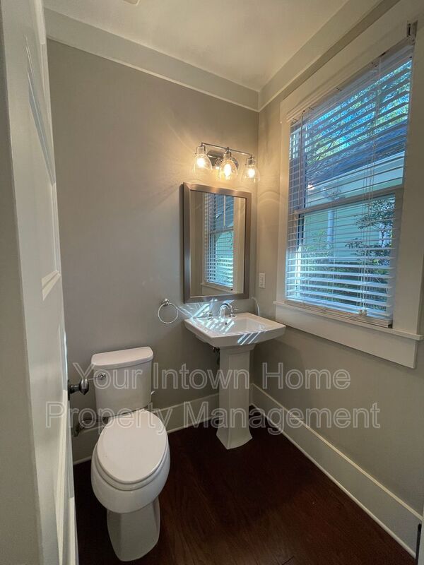 Beautiful Craftsman Style Home with Screen Porch - Close to Everything! property image