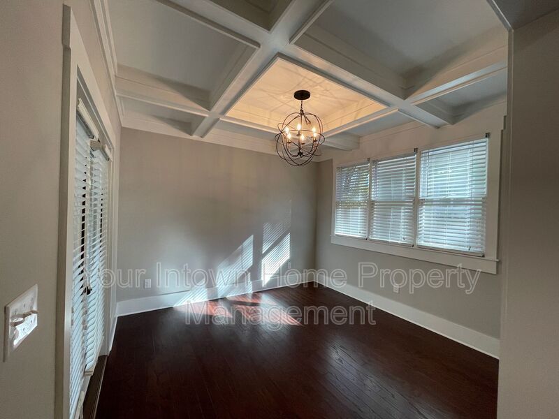 Beautiful Craftsman Style Home with Screen Porch - Close to Everything! property image