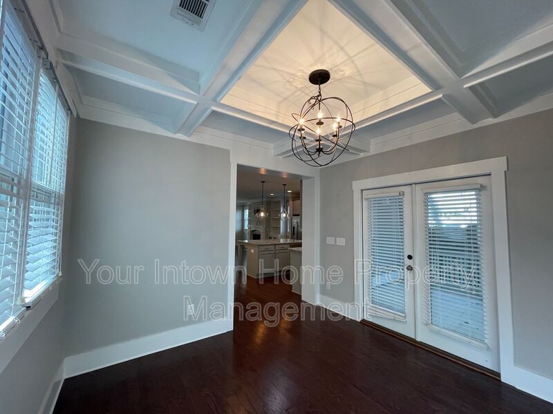 Beautiful Craftsman Style Home with Screen Porch - Close to Everything! property image