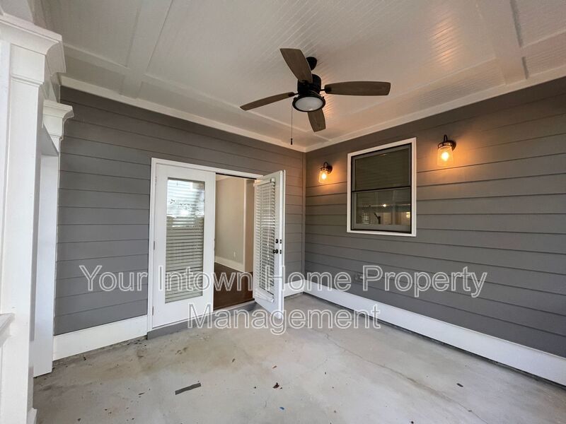 Beautiful Craftsman Style Home with Screen Porch - Close to Everything! property image