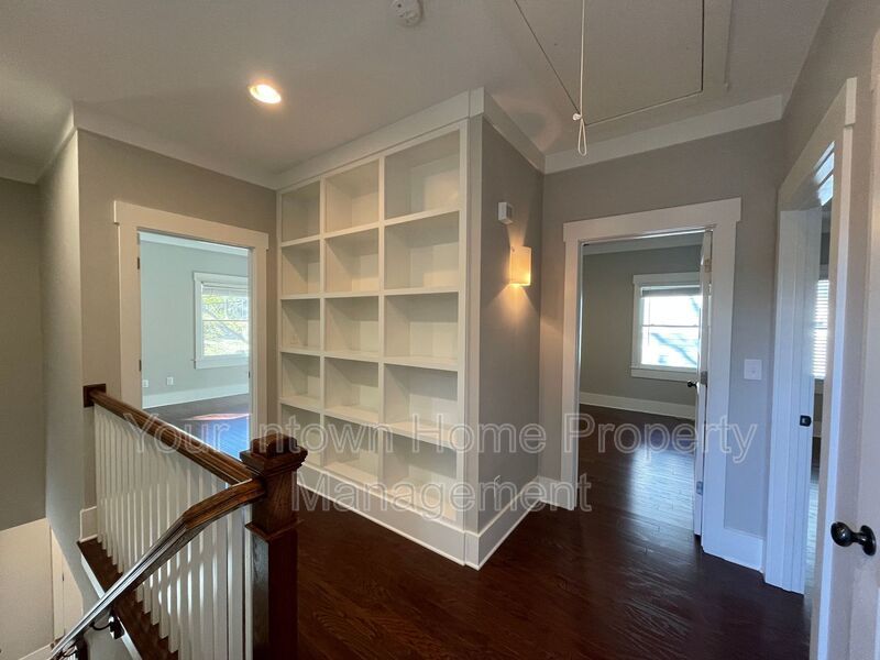 Beautiful Craftsman Style Home with Screen Porch - Close to Everything! property image