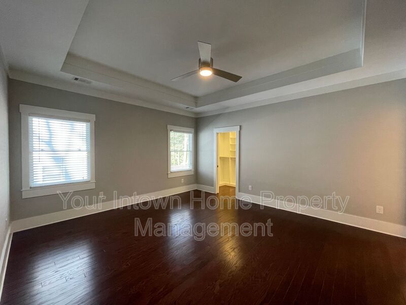 Beautiful Craftsman Style Home with Screen Porch - Close to Everything! property image