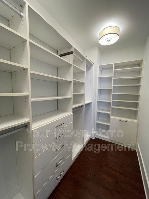 Beautiful Craftsman Style Home with Screen Porch - Close to Everything! property image