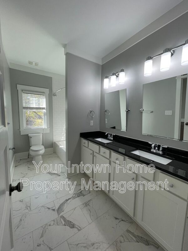 Beautiful Craftsman Style Home with Screen Porch - Close to Everything! property image