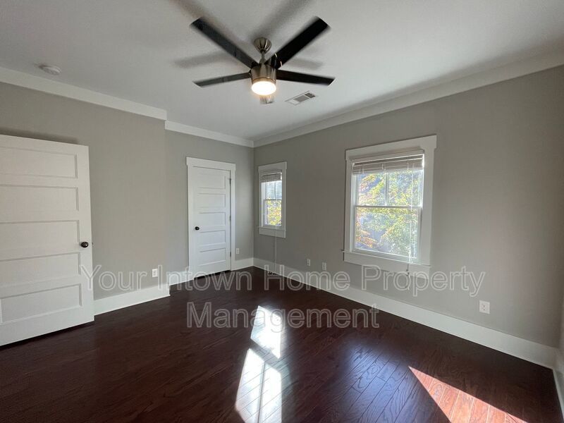 Beautiful Craftsman Style Home with Screen Porch - Close to Everything! property image