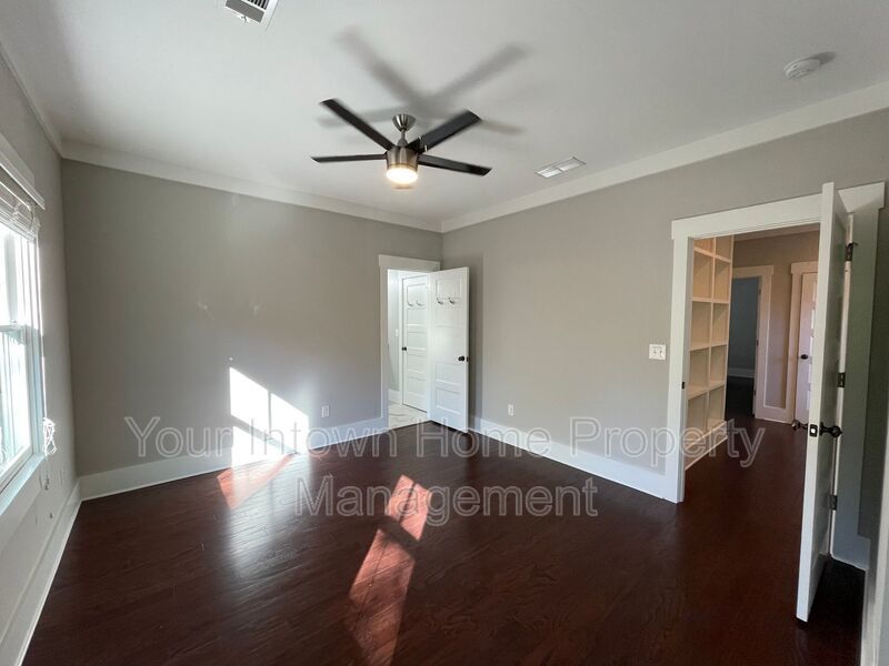 Beautiful Craftsman Style Home with Screen Porch - Close to Everything! property image