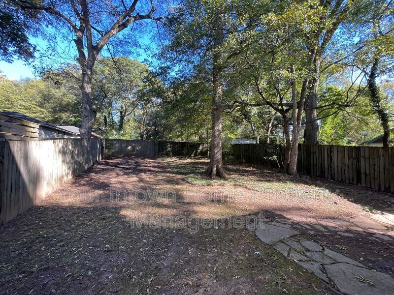 Beautiful Craftsman Style Home with Screen Porch - Close to Everything! property image