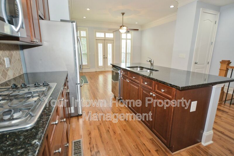 Stylish Crescent Park Townhome in the Heart of it All! property image