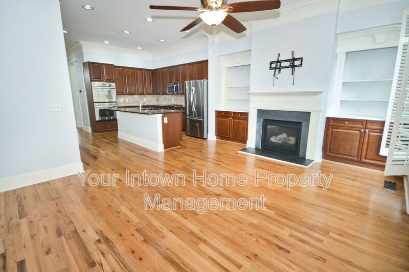Stylish Crescent Park Townhome in the Heart of it All! property image