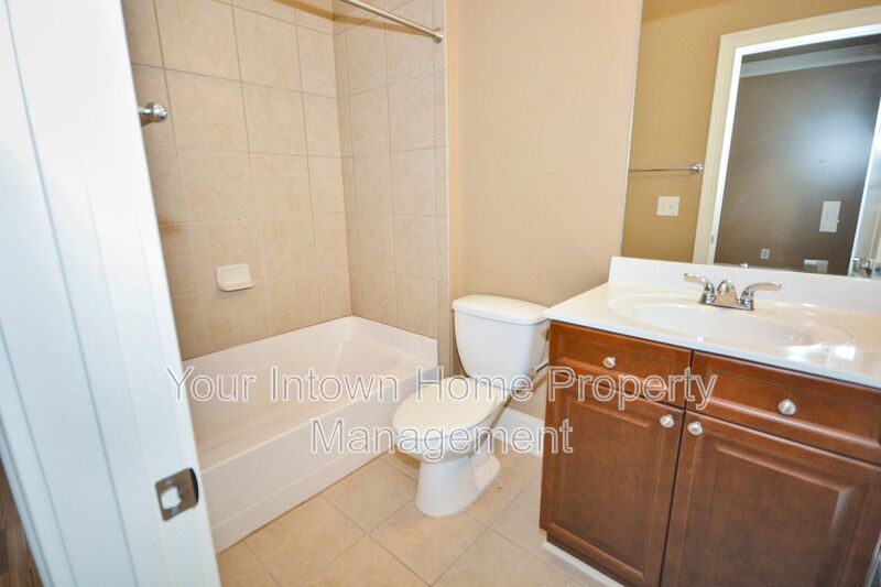 Stylish Crescent Park Townhome in the Heart of it All! property image