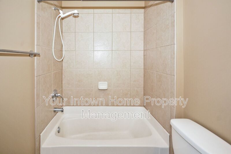 Stylish Crescent Park Townhome in the Heart of it All! property image