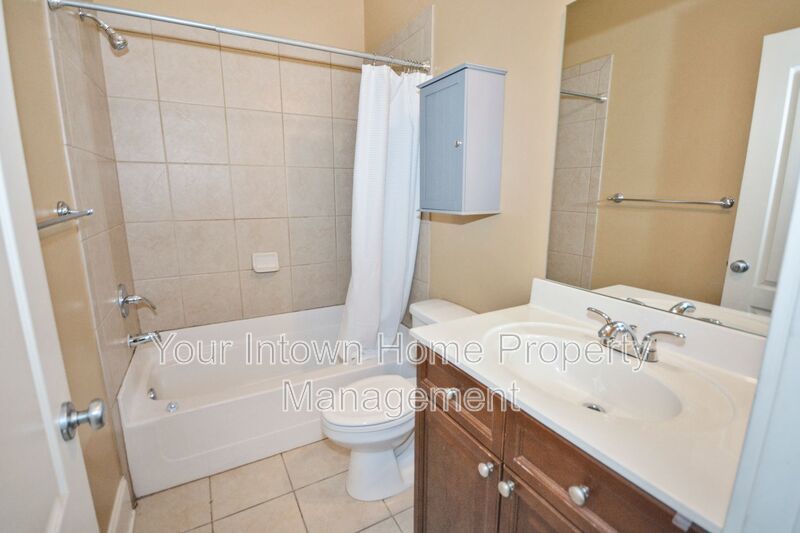 Stylish Crescent Park Townhome in the Heart of it All! property image