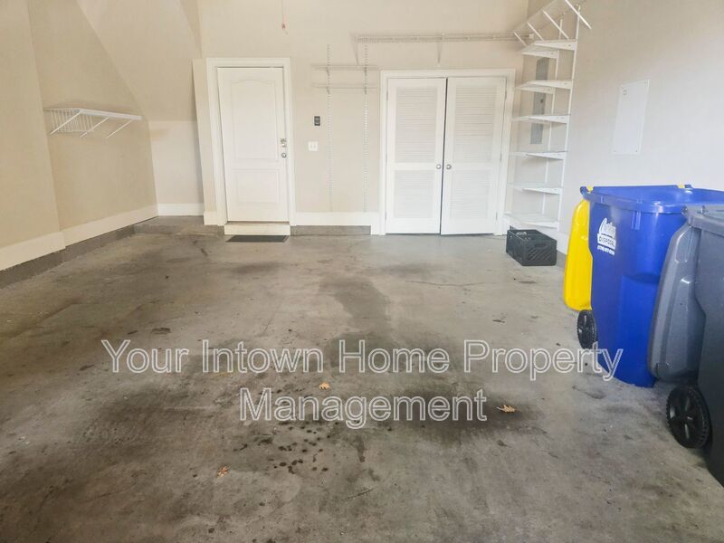 Stylish Crescent Park Townhome in the Heart of it All! property image