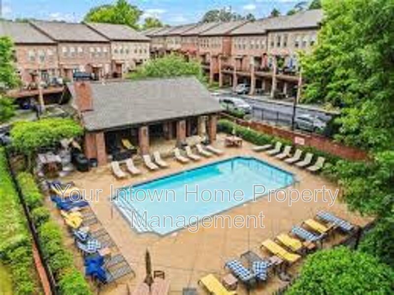 Stylish Crescent Park Townhome in the Heart of it All! property image