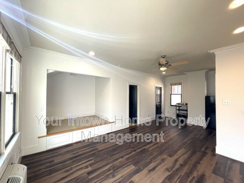 Sunny Studio on Quiet Residential Street property image