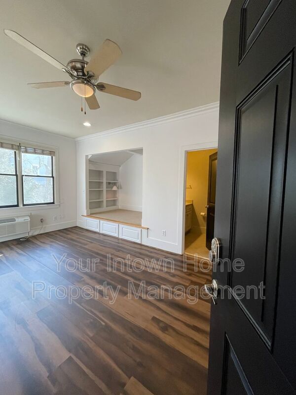 Sunny Studio on Quiet Residential Street property image