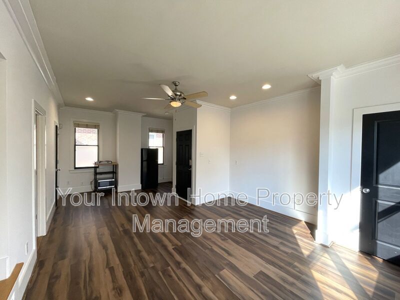 Sunny Studio on Quiet Residential Street property image