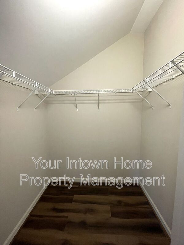 Sunny Studio on Quiet Residential Street property image