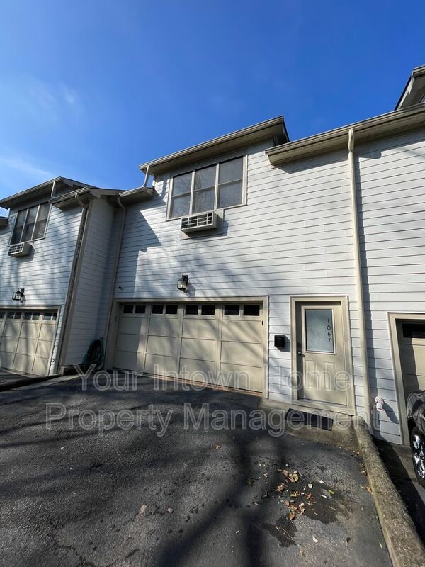 Sunny Studio on Quiet Residential Street property image