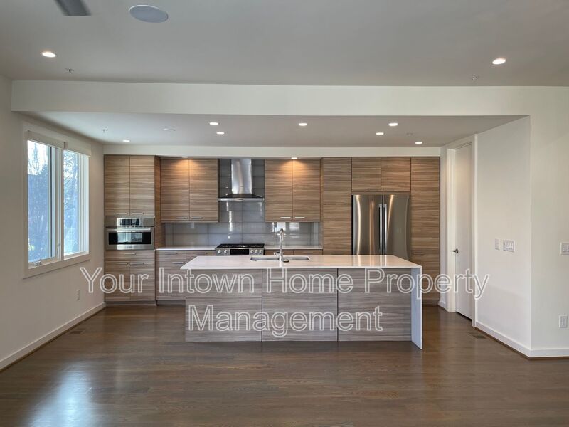 Luxury Townhome - Close to Beltline, PCM & More! property image