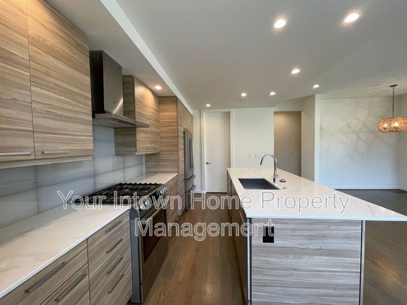 Luxury Townhome - Close to Beltline, PCM & More! property image