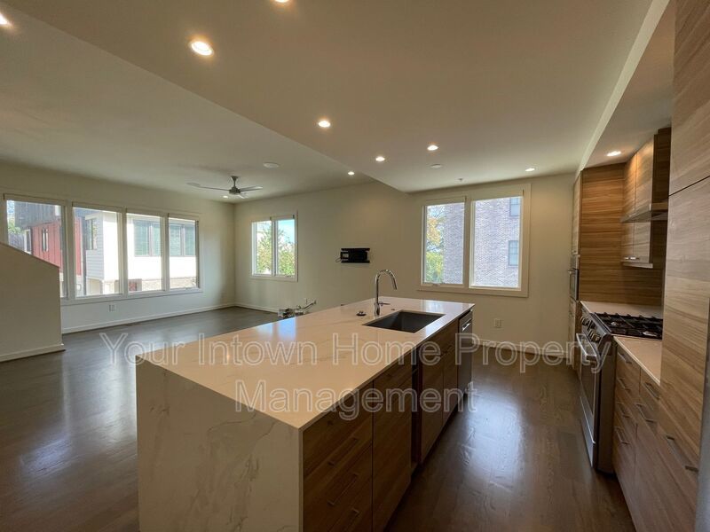 Luxury Townhome - Close to Beltline, PCM & More! property image