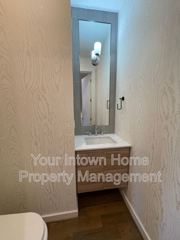 Luxury Townhome - Close to Beltline, PCM & More! property image