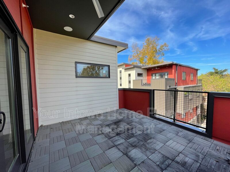 Luxury Townhome - Close to Beltline, PCM & More! property image