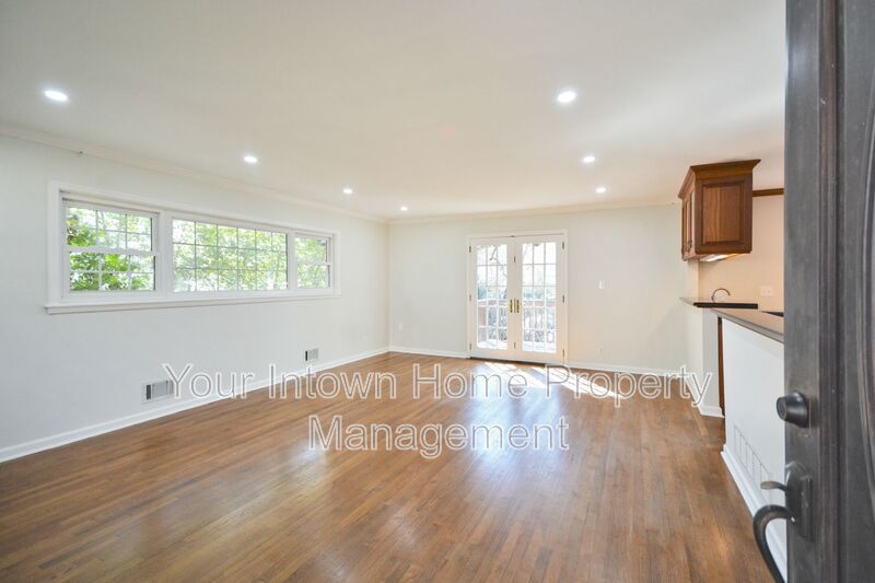 Light-Filled Peachtree Hills Home with Tons of Space & Private Yard property image