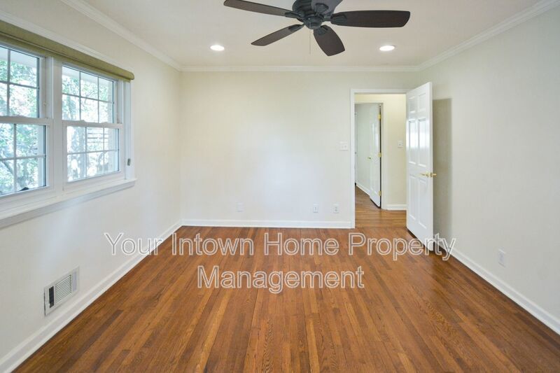 Light-Filled Peachtree Hills Home with Tons of Space & Private Yard property image