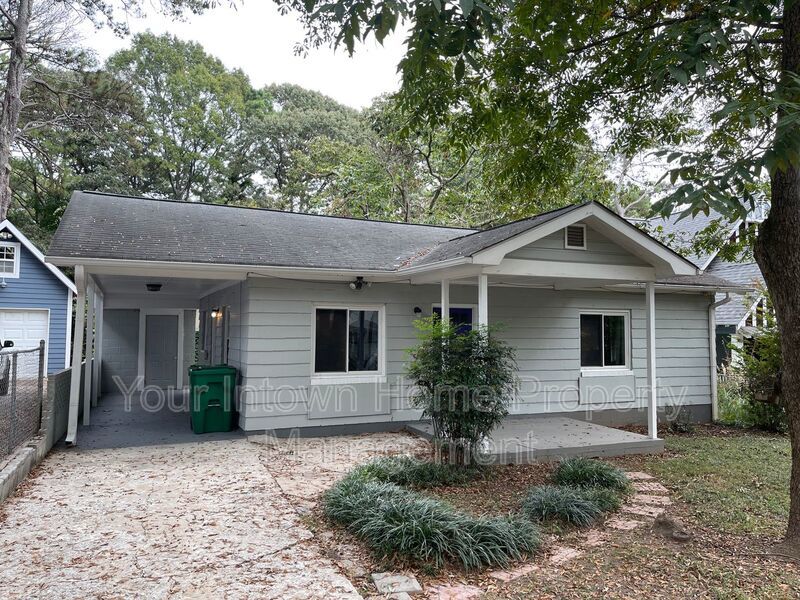 Quiet Street but Close to it All! property image