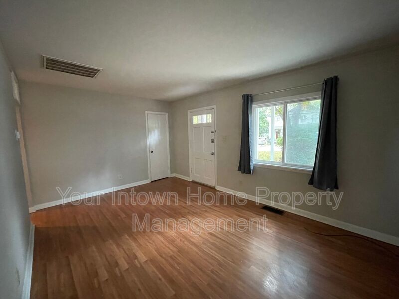 Quiet Street but Close to it All! property image