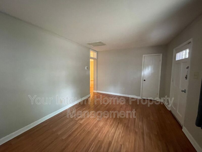 Quiet Street but Close to it All! property image