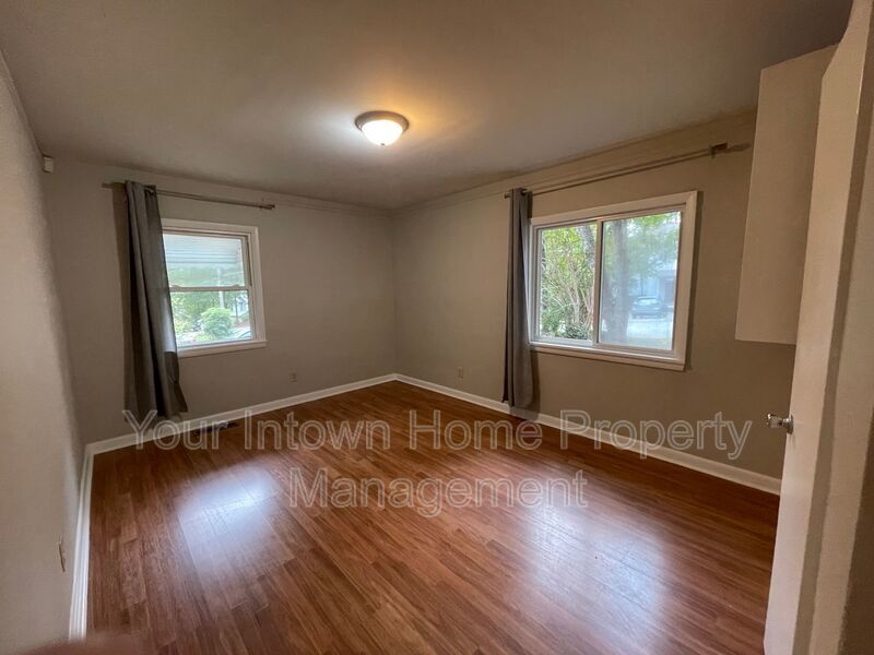 Quiet Street but Close to it All! property image