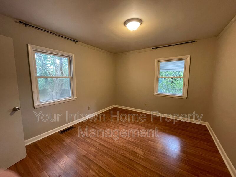 Quiet Street but Close to it All! property image