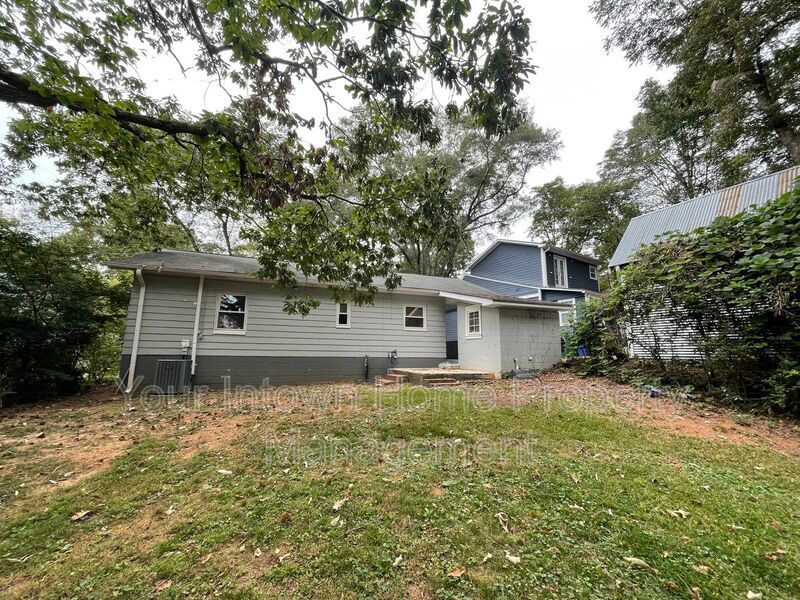 Quiet Street but Close to it All! property image