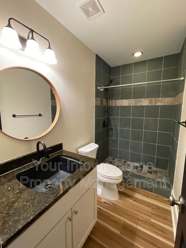 Beautiful Townhouse on Quiet Street in Lake Claire property image