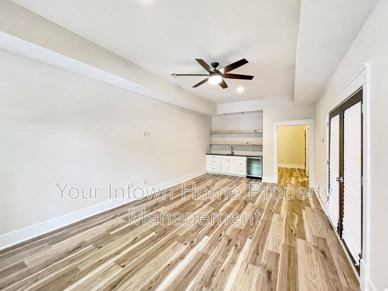 Beautiful Townhouse on Quiet Street in Lake Claire property image