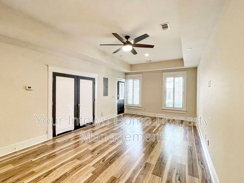 Beautiful Townhouse on Quiet Street in Lake Claire property image
