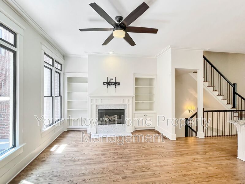 Beautiful Townhouse on Quiet Street in Lake Claire property image
