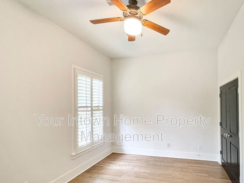Beautiful Townhouse on Quiet Street in Lake Claire property image