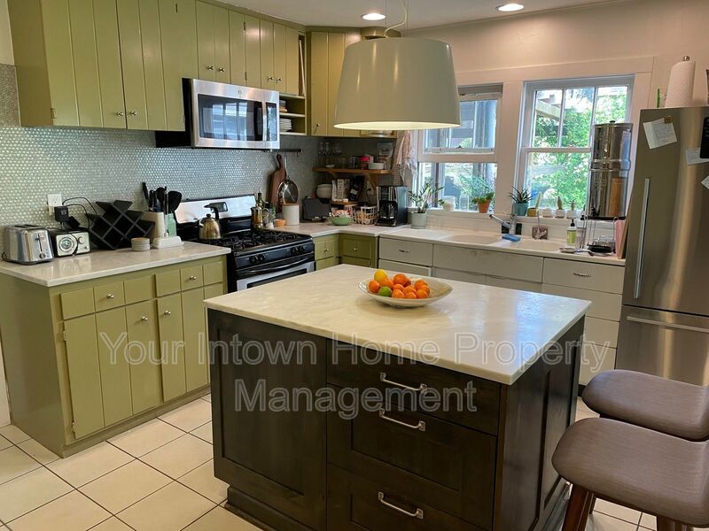 Charming cottage in the city, just steps from the Beltline! property image