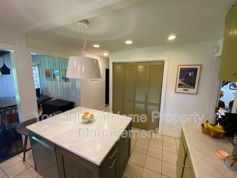 Charming cottage in the city, just steps from the Beltline! property image